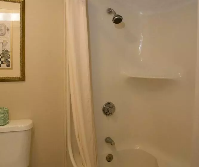 Отель Hampton Falls Inn