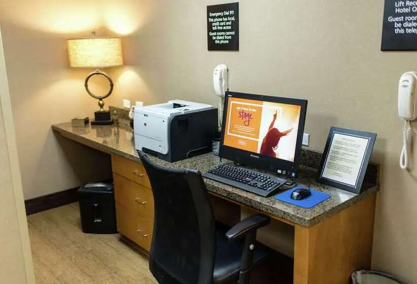 ホテル Hampton Inn Caryvillei75/cove Lakestate Park