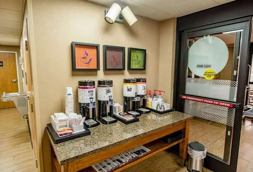 ホテル Hampton Inn Caryvillei75/cove Lakestate Park