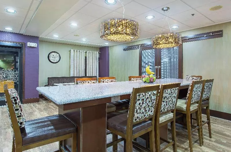 בית מלון כפרי Hampton Inn Cullman