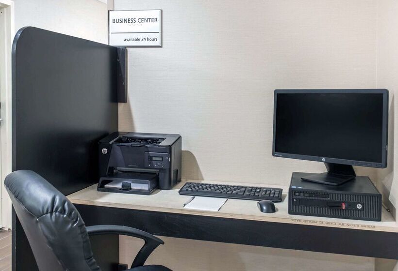 בית מלון כפרי Hampton Inn Douglas