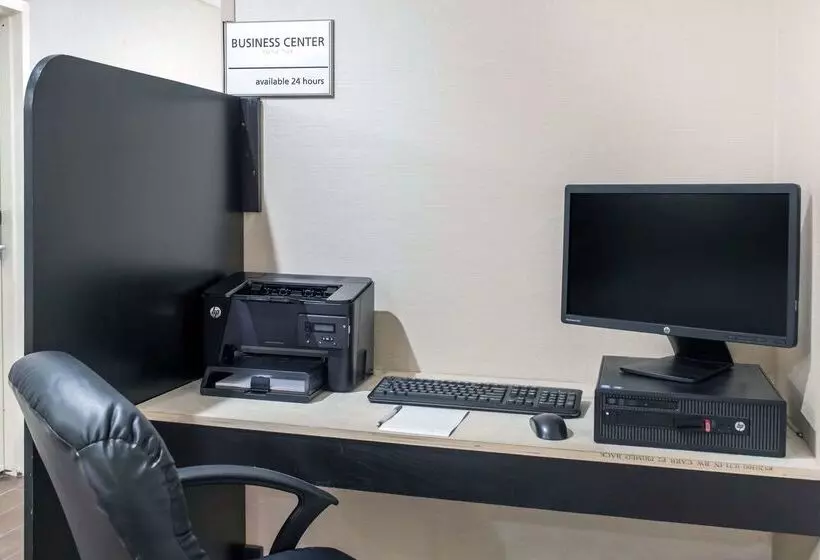 Отель Hampton Inn Douglas