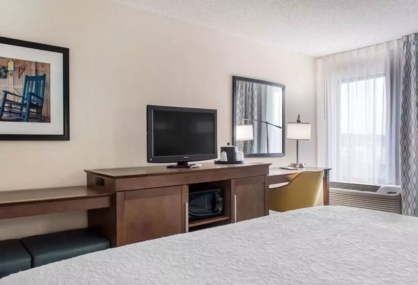 Отель Hampton Inn Douglas