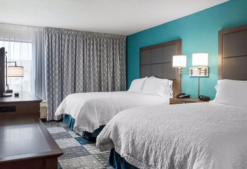 Отель Hampton Inn Douglas