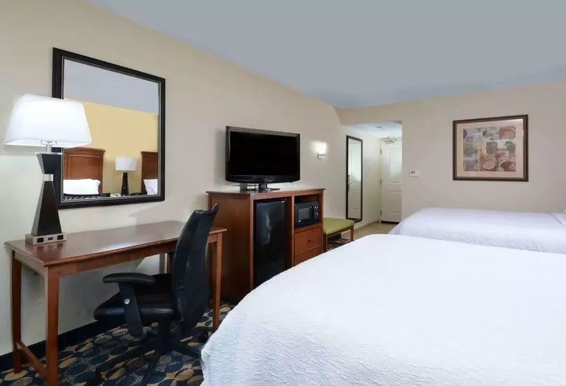 هتل Hampton Inn Fayetteville Fort Liberty