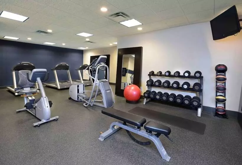 هتل Hampton Inn Fayetteville Fort Liberty