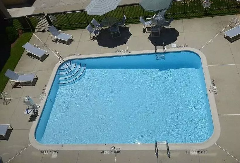 هتل Hampton Inn Fayetteville Fort Liberty