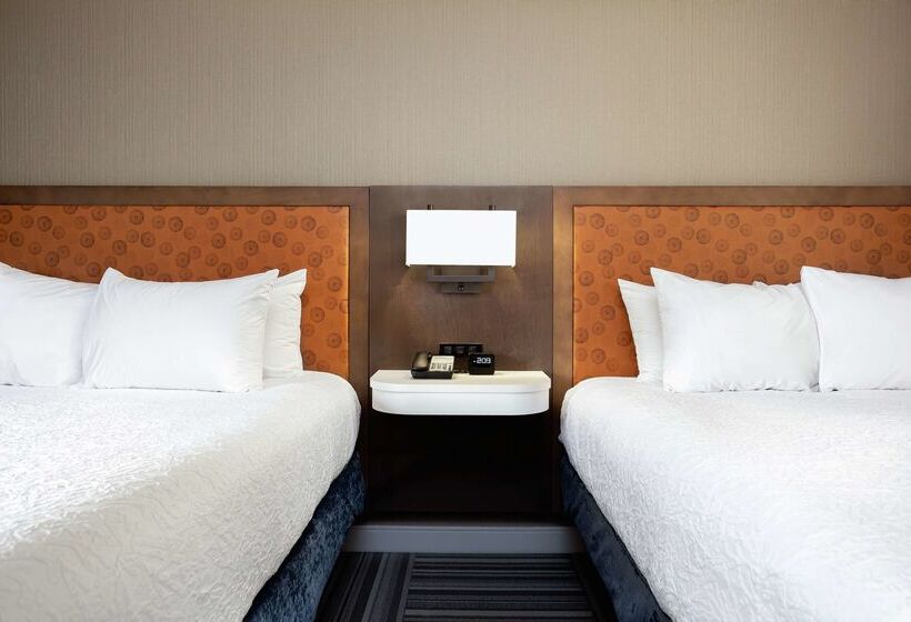 בית מלון כפרי Hampton Inn Kingsport