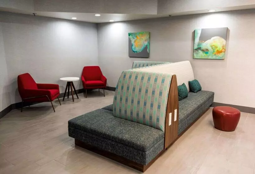 هتل Hampton Inn Kinston