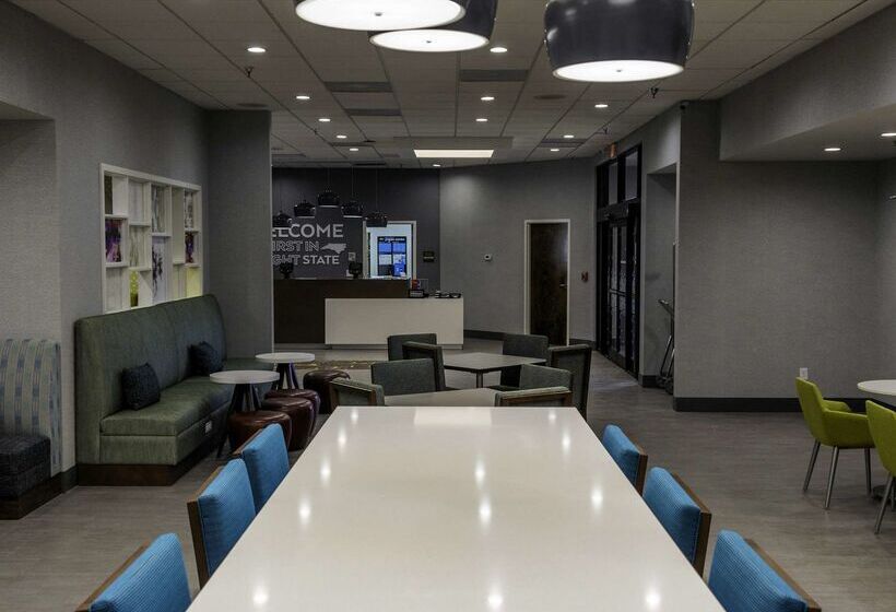 בית מלון כפרי Hampton Inn Kinston