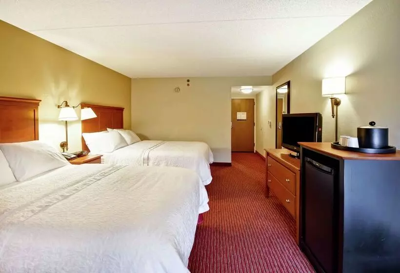 ホテル Hampton Inn Louisvilleairport