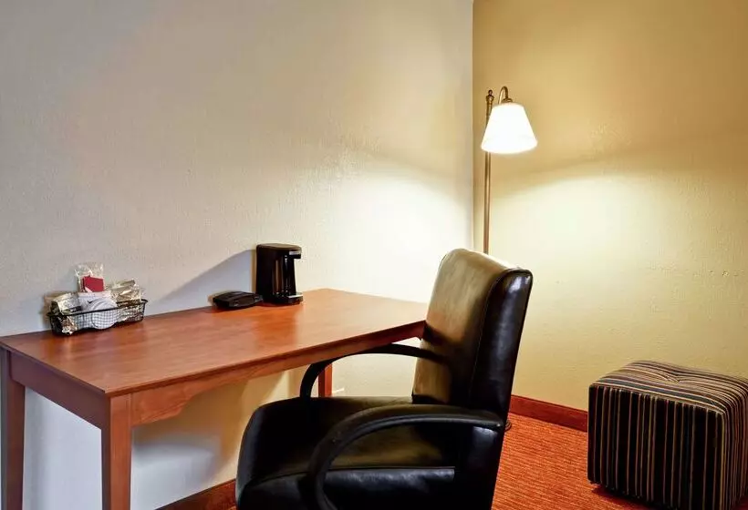 ホテル Hampton Inn Louisvilleairport