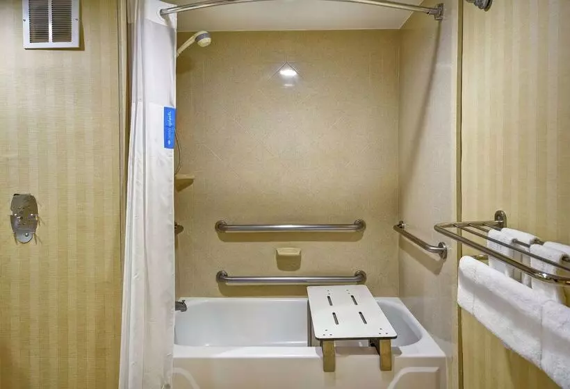 ホテル Hampton Inn Louisvilleairport