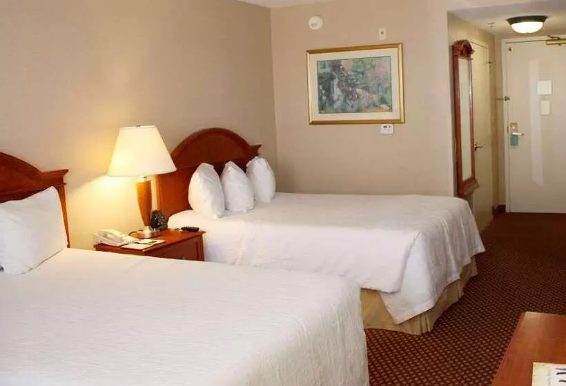 هتل Hampton Inn New Bern