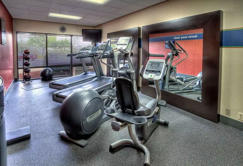 هتل Hampton Inn New Bern