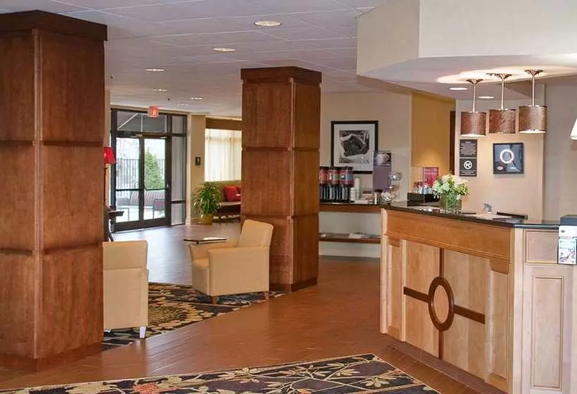 هتل Hampton Inn New Bern