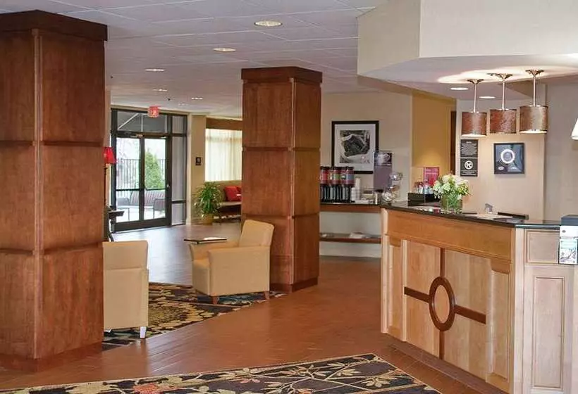 هتل Hampton Inn New Bern