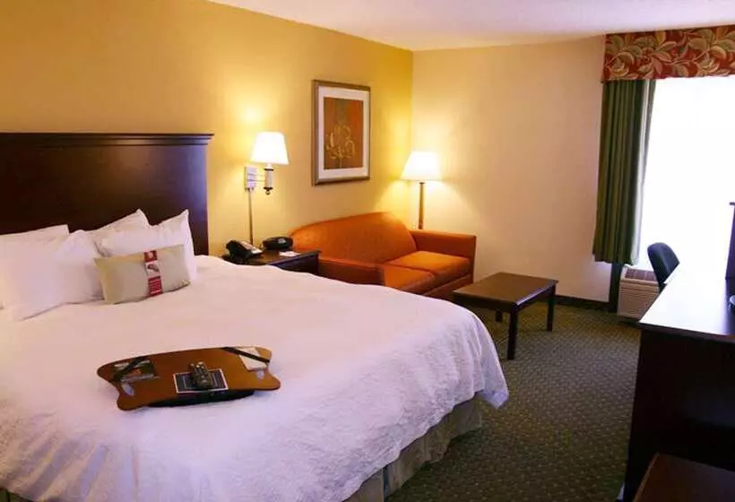 هتل Hampton Inn New Bern
