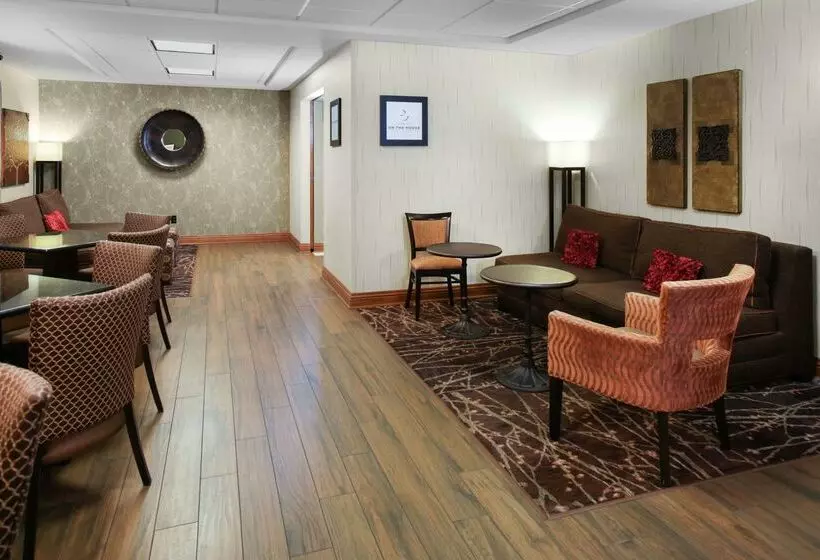 هتل Hampton Inn Portage