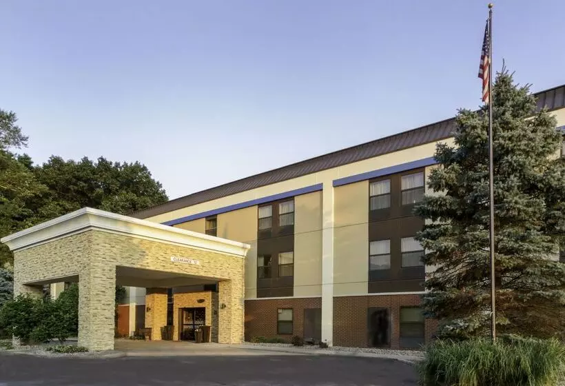 هتل Hampton Inn Portage