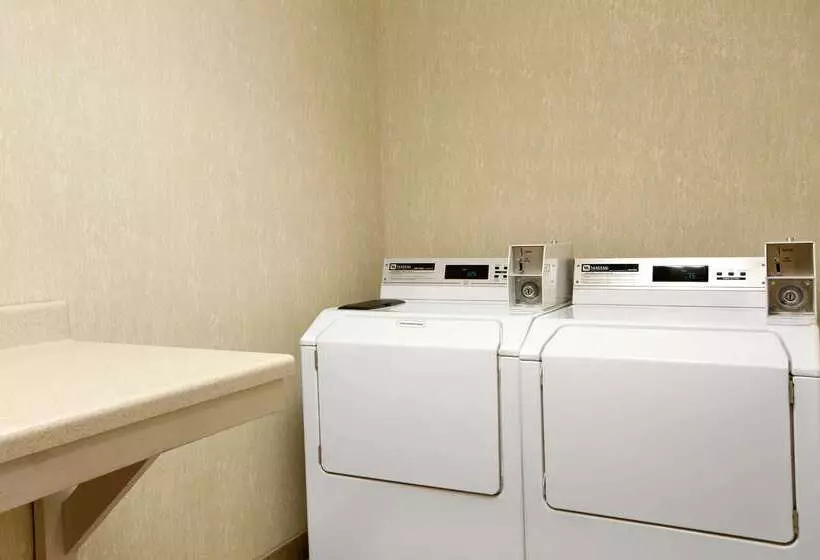 호텔 Hampton Inn Slidell