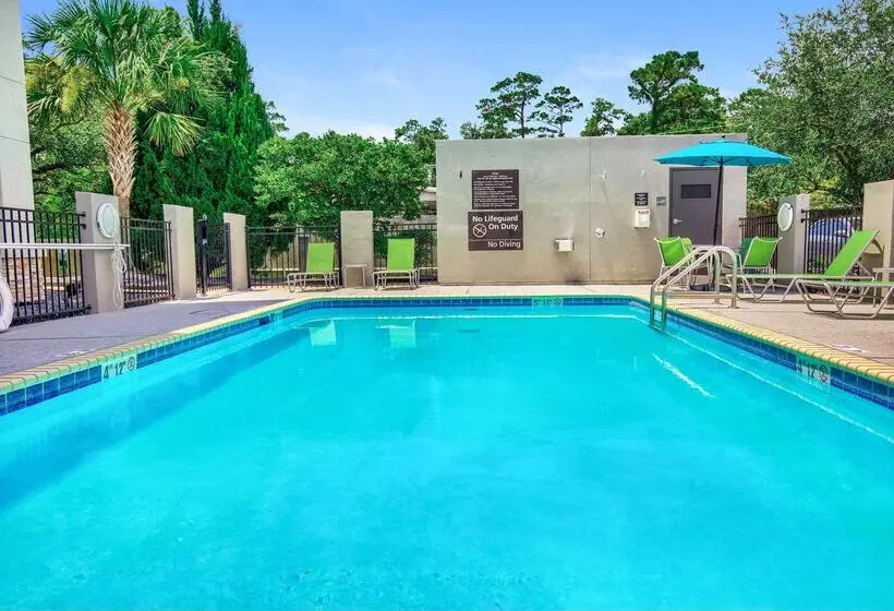 호텔 Hampton Inn Slidell