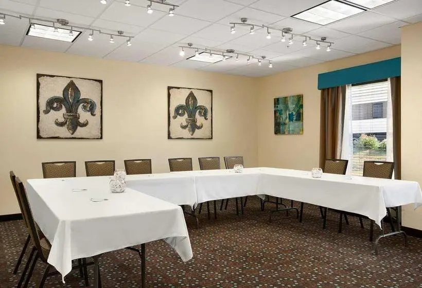 ホテル Hampton Inn Slidell
