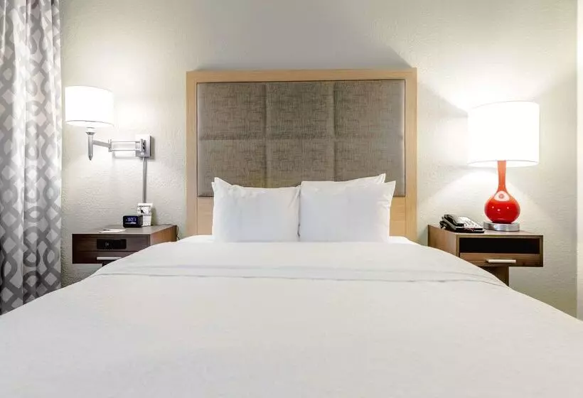 هتل Hampton Inn St. Charles St. Peters