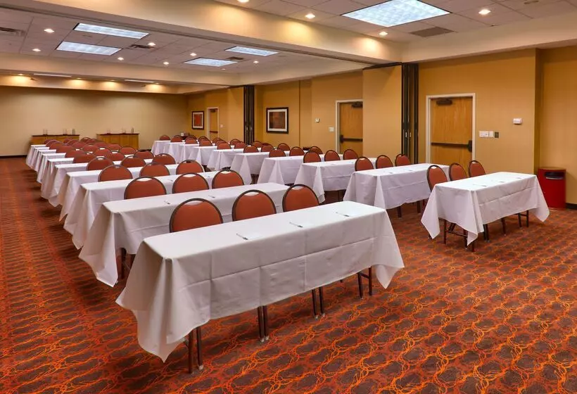 هتل Hampton Inn & Suites Orem