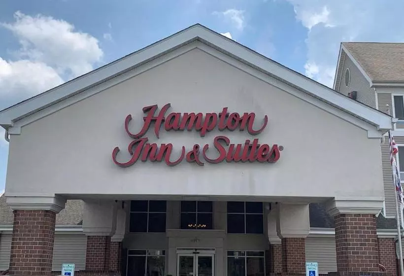 هتل Hampton Inn And Suites Scottsburg