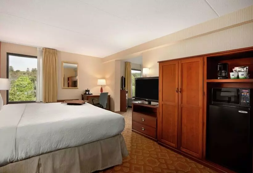 Отель Hampton Inn By Hilton York