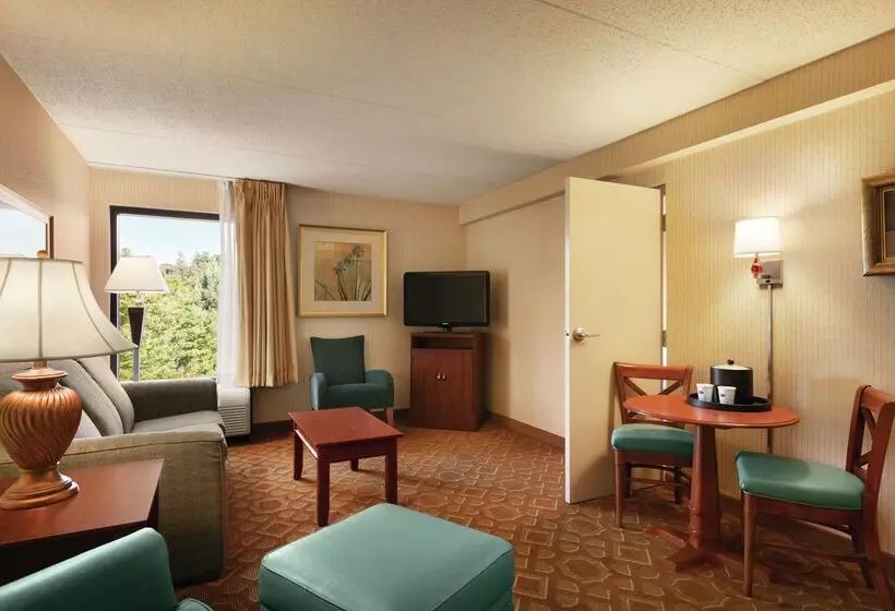 Отель Hampton Inn By Hilton York