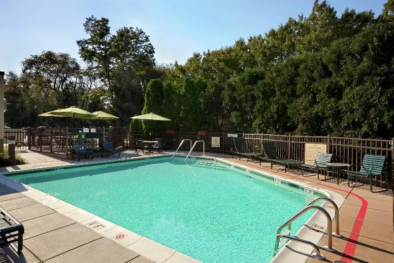 Отель Hampton Inn By Hilton York