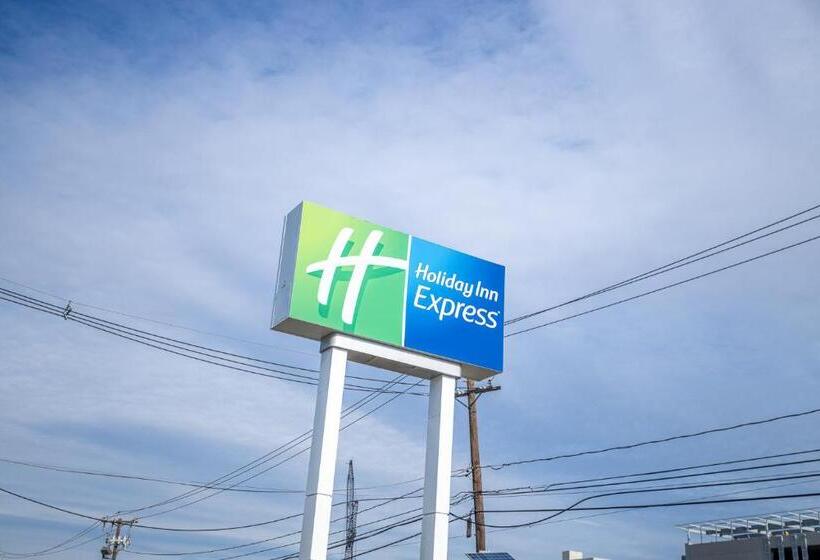 هتل Holiday Inn Express Newark Airport Elizabeth, An Ihg