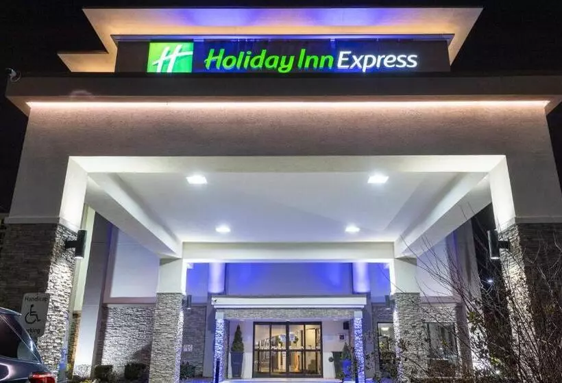Отель Holiday Inn Express   Newark Airport   Elizabeth, An Ihg