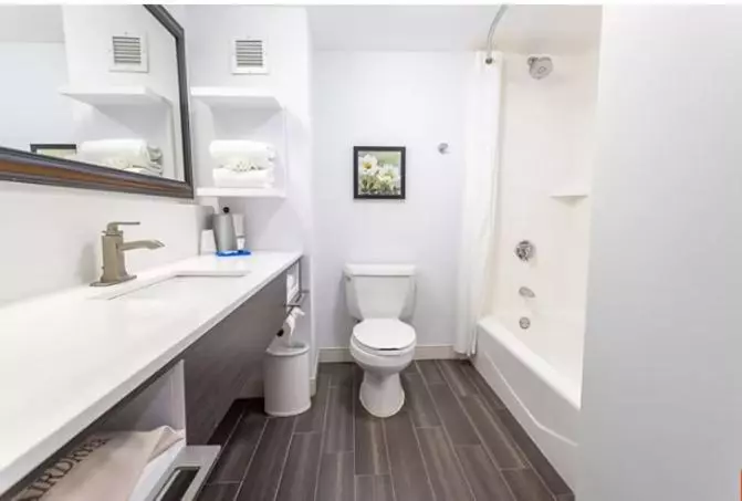 Отель Holiday Inn Express   Newark Airport   Elizabeth, An Ihg