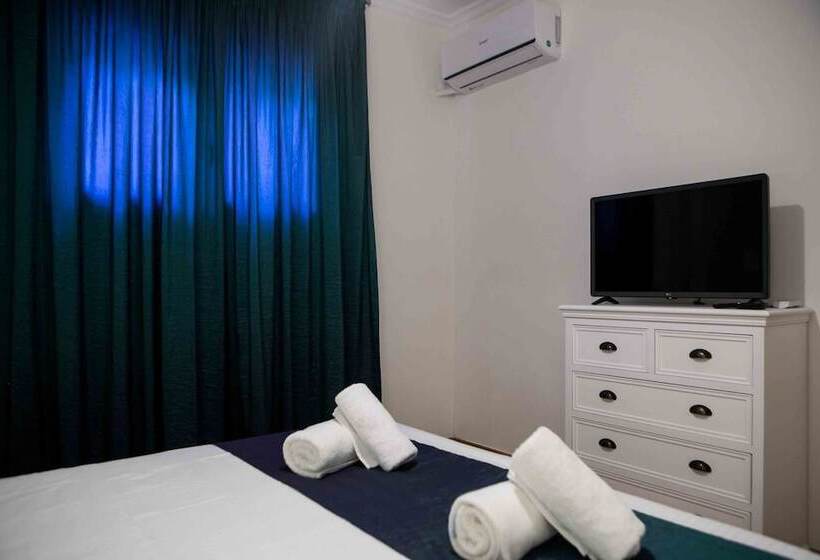 Best House, Kolchidos, Ampelokipoi Metro, Athens