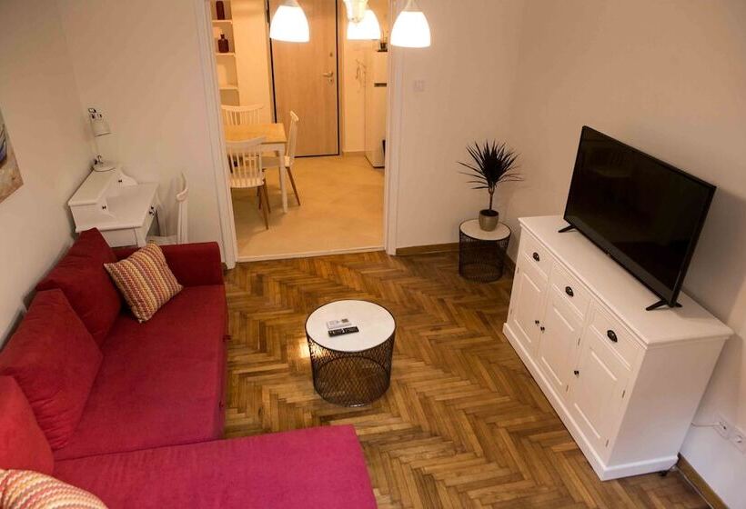 Best House, Kolchidos, Ampelokipoi Metro, Athens