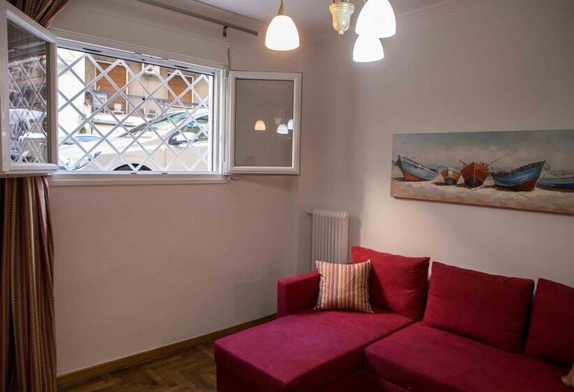 Best House, Kolchidos, Ampelokipoi Metro, Athens