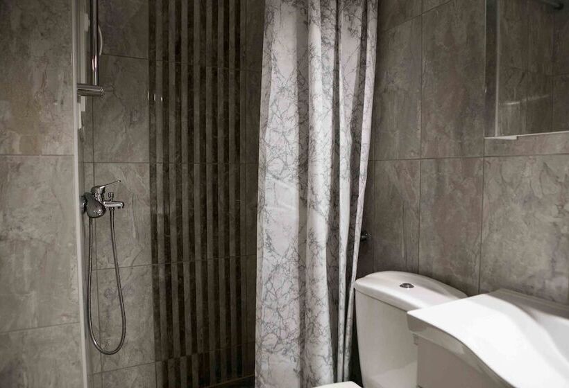 Best House, Kolchidos, Ampelokipoi Metro, Athens