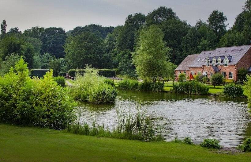 Hotel Lloyds Meadow Glamping Delamere Chester