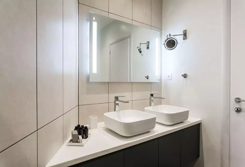 Charming & Comfy 2bd Apartment In Acropolis Area By Upstreet