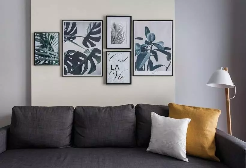 Charming & Comfy 2bd Apartment In Acropolis Area By Upstreet