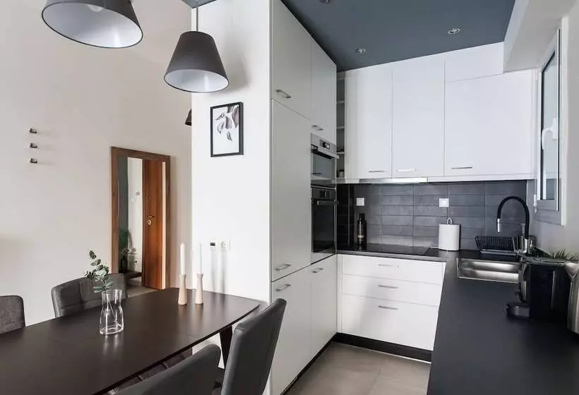 Charming & Comfy 2bd Apartment In Acropolis Area By Upstreet