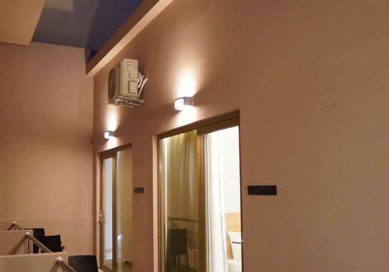 酒店 Marvel Deluxe Rooms