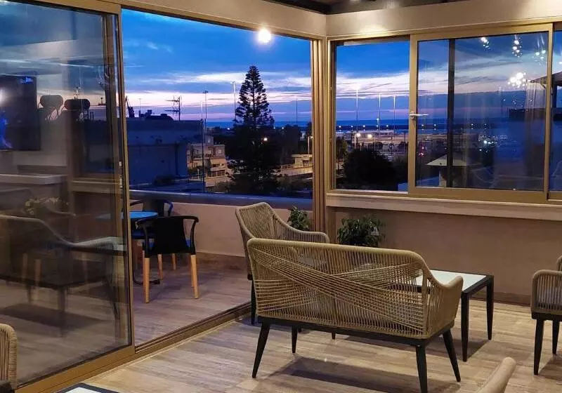 Hotelli Marvel Deluxe Rooms