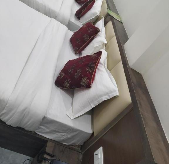 هتل Rhythm Residency