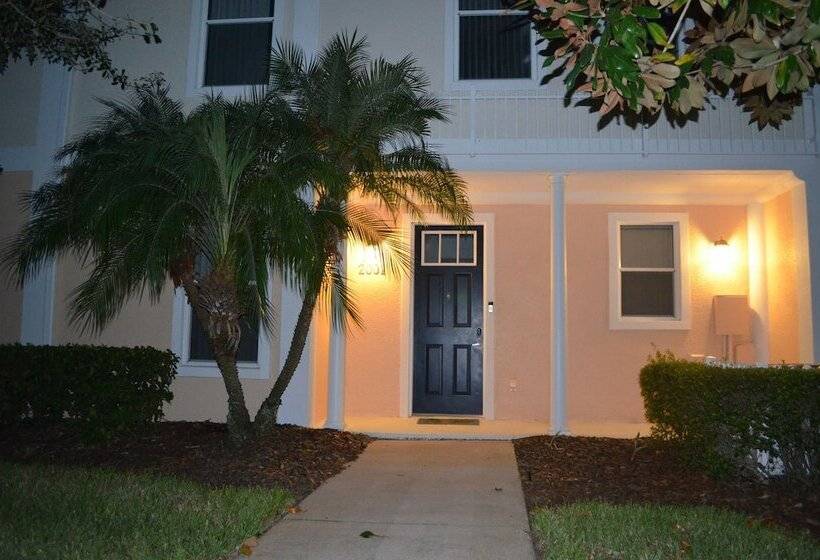 Peaceful Townhouse In Kissimmee Florida