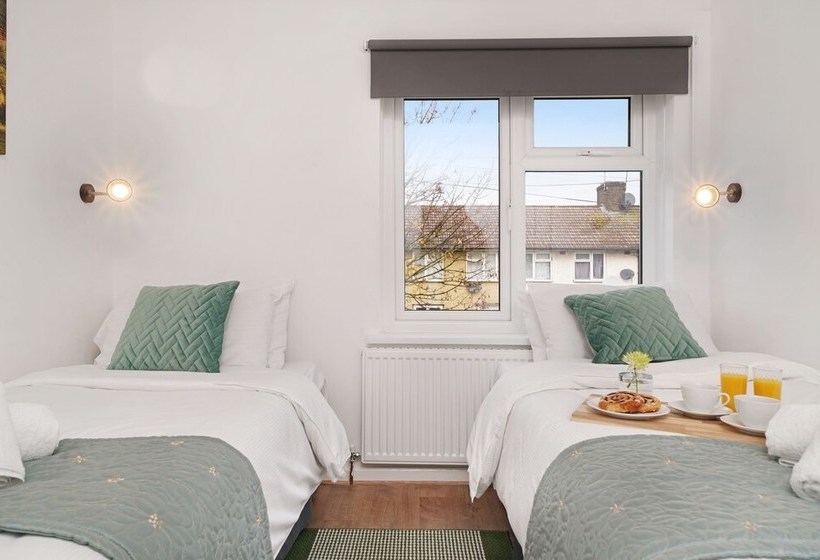 펜션 Dagenham Gardens