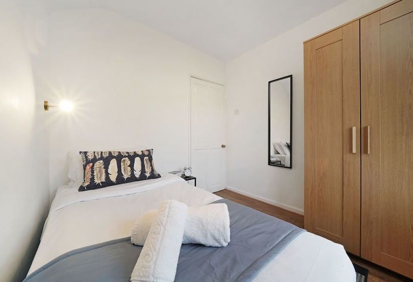 펜션 Dagenham Gardens